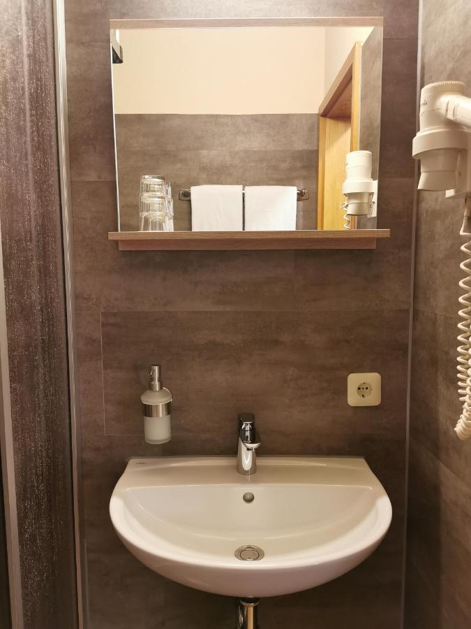 Landhotel Oelmuehle Mombris Ngoại thất bức ảnh