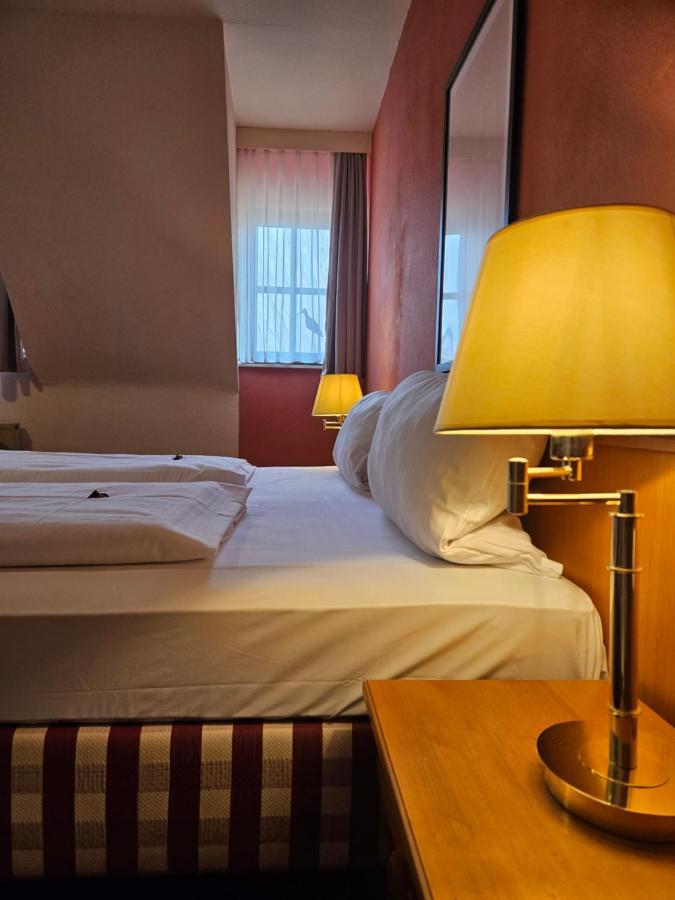 Landhotel Oelmuehle Mombris Ngoại thất bức ảnh
