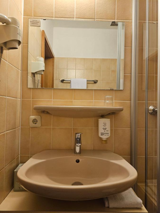 Landhotel Oelmuehle Mombris Ngoại thất bức ảnh